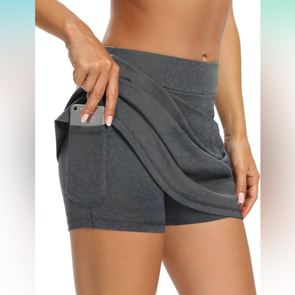 *2/$20* NWOT LouKeith Gray Tennis/Golf Skort. Size S